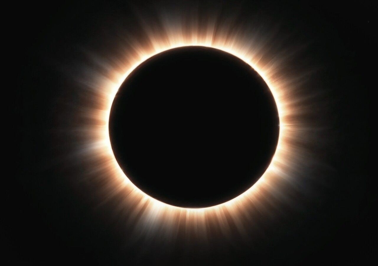Eclipse lunar total mais longo do ano terá transmissão online para brasileiros; confira os horários