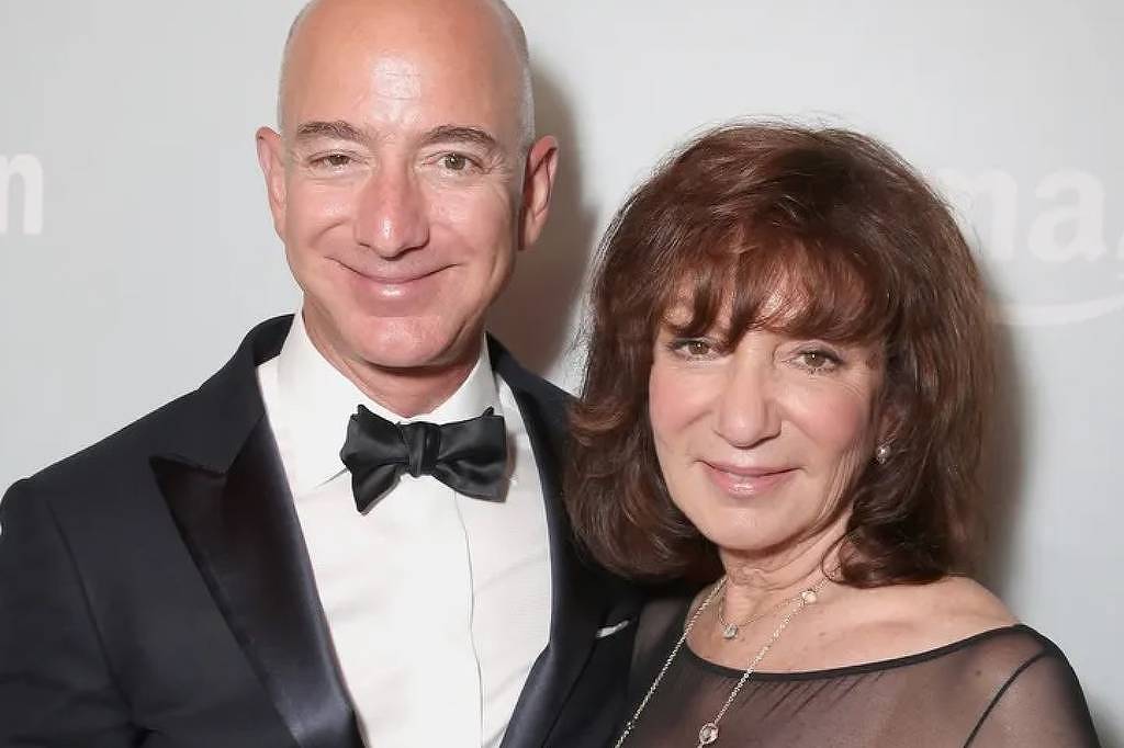 Jeff Bezos lamenta morte da mãe aos 78 anos - 14/08/2025 - Celebridades