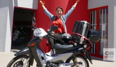 Séanna atravessou a Europa de scooter durante dois meses. Foi em Lisboa que encontrou o amor