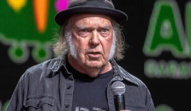 Neil Young abandona o Facebook: “O uso de ‘chatbots’ com crianças é inconcebível”