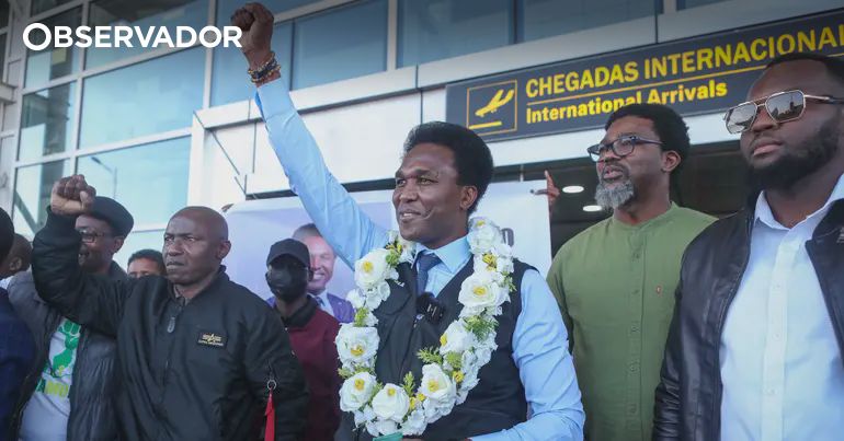 Mondlane recebido por tiros e gás lacrimogéneo da polícia – Observador