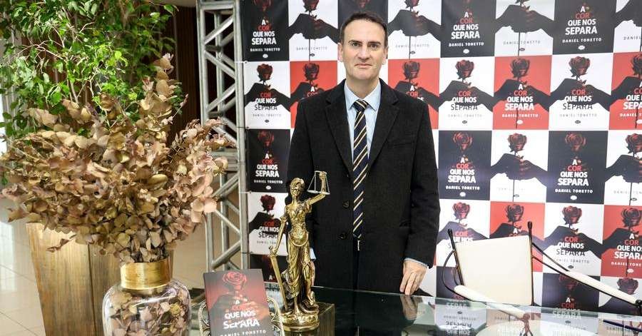 Livro de autor gaúcho foi obra de ficção mais vendida do país