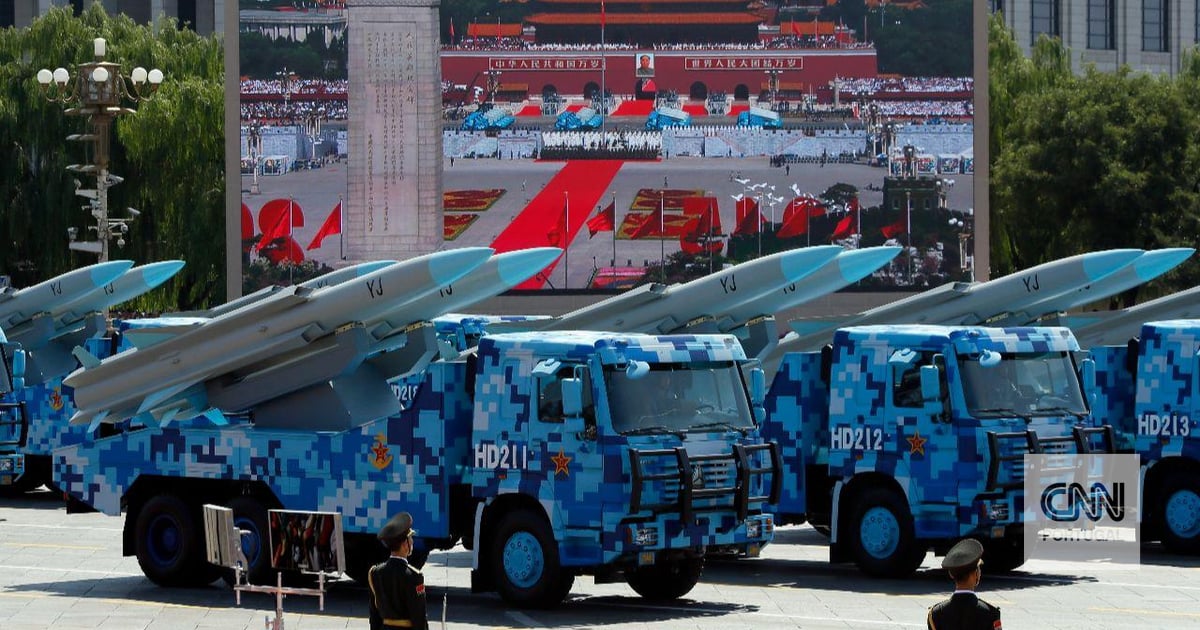 Bombardeiros, caças, sistemas hipersónicos: China vai mostrar todas as suas formas de "guerra moderna" em desfile militar