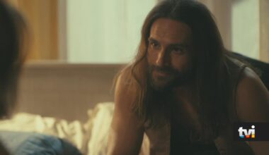 A Fazenda: Ary e Júlia dão beijo apaixonado - Novelas