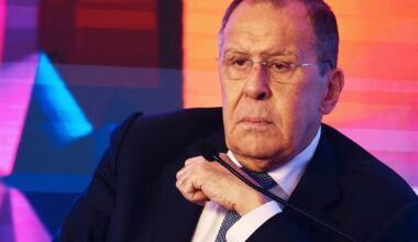 Rússia rejeita envio de qualquer contingente militar europeu para a Ucrânia