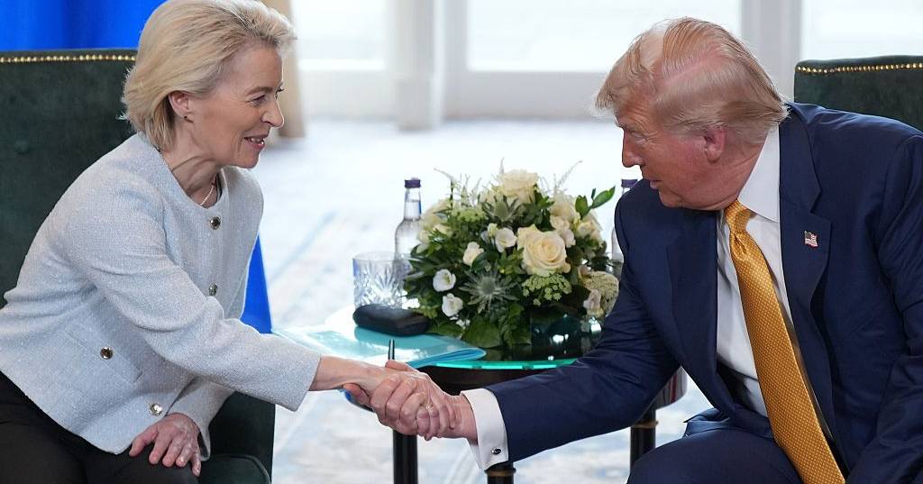 Há novidades no acordo comercial entre a UE e os EUA: cortiça escapa às tarifas de Trump, mas o vinho não