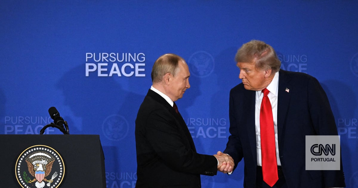 Donbass como os Sudetas: pode a reunião do Alasca resultar numa cedência a Putin semelhante à feita a Hitler?