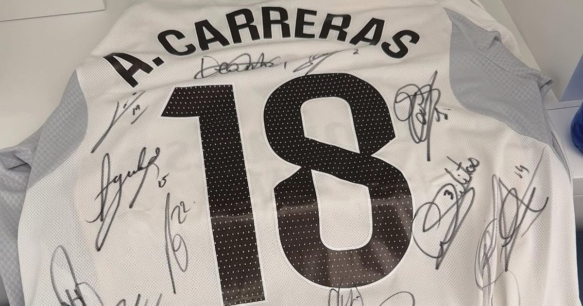 Carreras estreia-se no Real Madrid… e pede autógrafos no balneário - La Liga