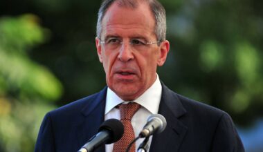 Rússia afirma que envio de tropas europeias para a Ucrânia é “totalmente inaceitável”
