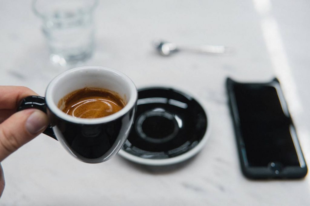 A sua “bica” pode ficar ainda mais cara: Preços do café voltam a subir à boleia das tarifas de Trump