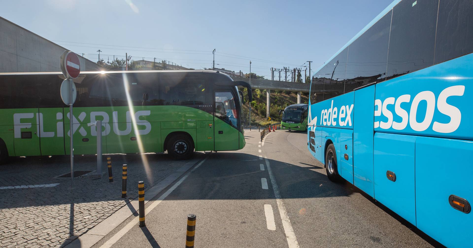 Guerra dos terminais de autocarros: FlixBus avançou com mais três queixas contra Rede Expressos