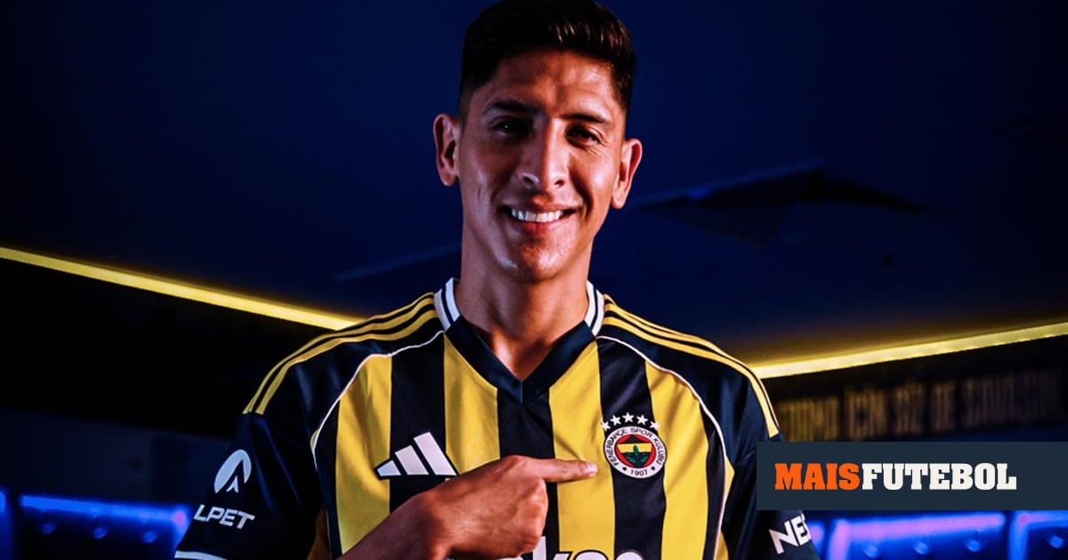 OFICIAL: Álvarez reforça Fenerbahçe de Mourinho por empréstimo
