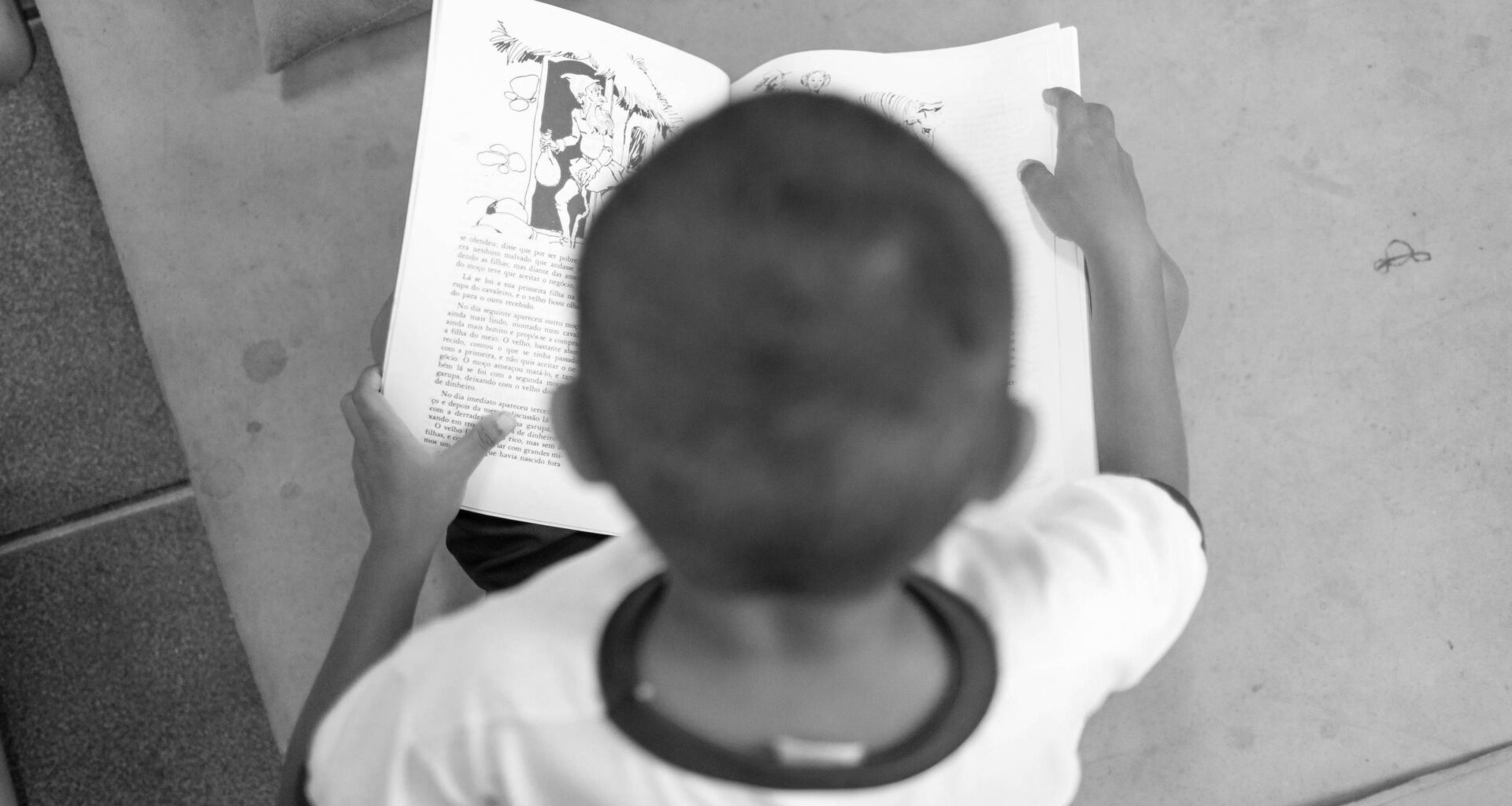 Falta de livro didático expõe Orçamento insustentável - 24/08/2025 - Opinião
