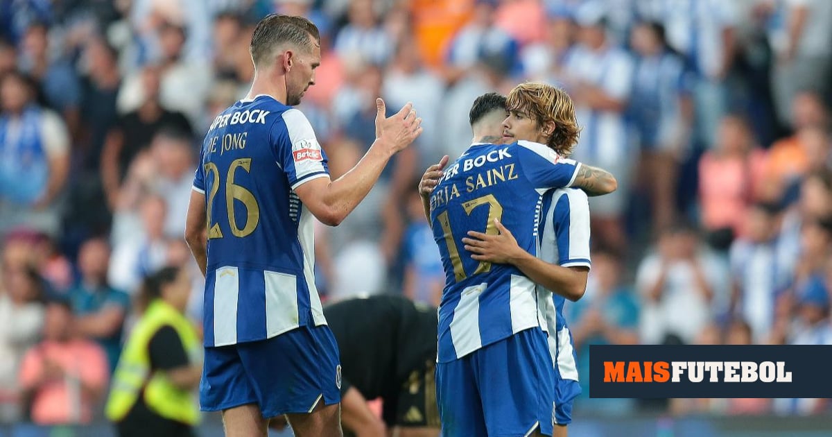 VÍDEO: Mora emocionado e confortado pelos colegas após FC Porto-Casa Pia