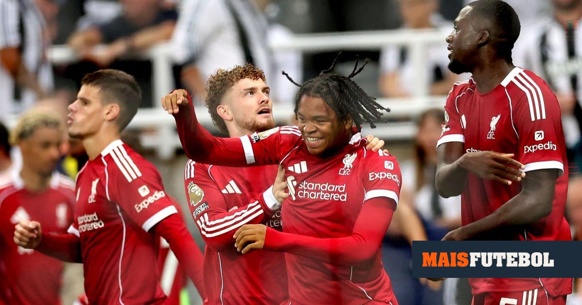INCRÍVEL: miúdo de 16 anos garante três pontos ao Liverpool aos 90+10m