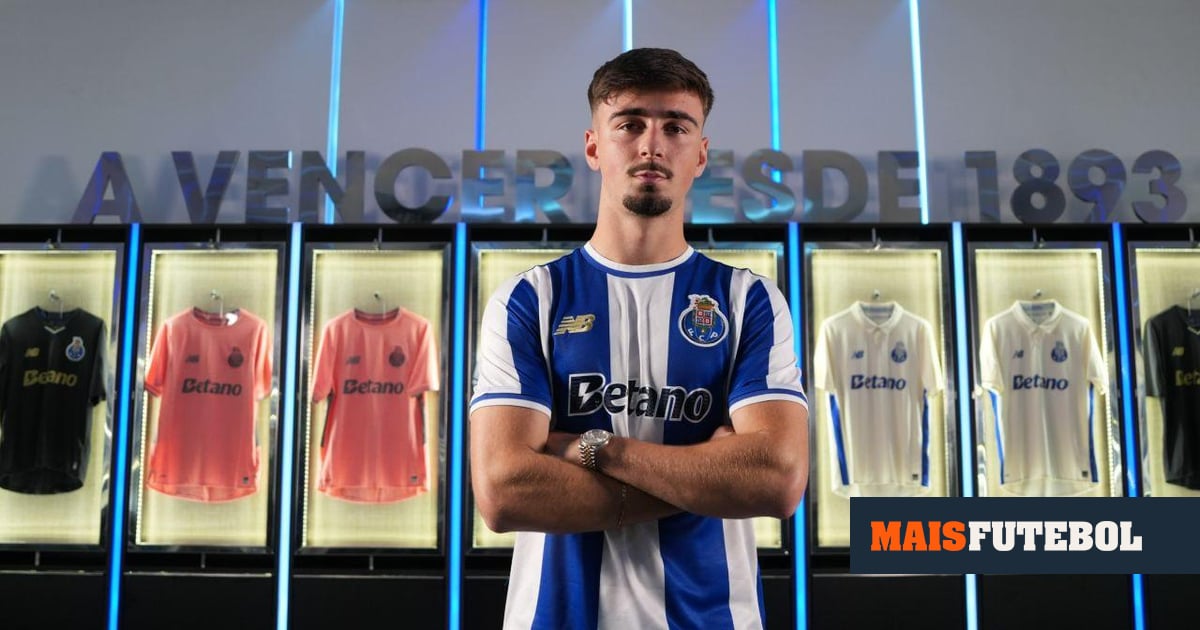 OFICIAL: Martim Fernandes renova com FC Porto até 2030