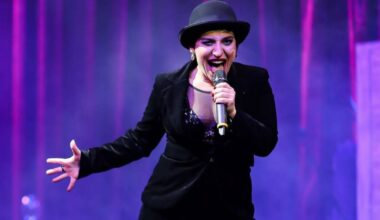 Simone Gutierrez se reinventa nos EUA após ser faxineira - 28/08/2025 - Celebridades