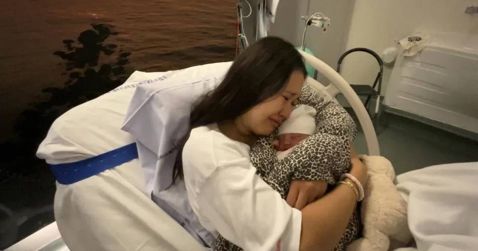 Bebé com uma hora de vida retirada à mãe após testes proibidos de "competência parental"