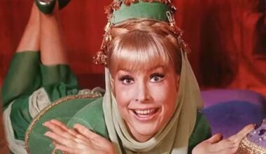 Ela continua linda! Aos 94 anos de idade recém-completados, a atriz de 'Jeannie é um Gênio' segue impressionando por sua beleza