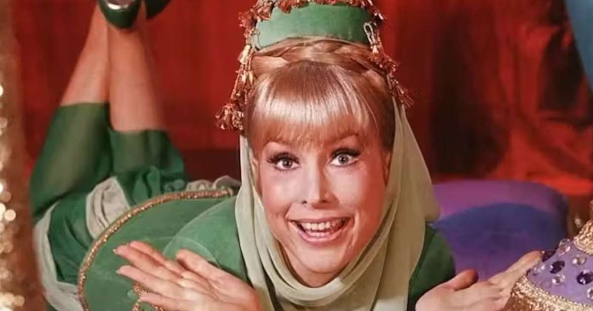 Ela continua linda! Aos 94 anos de idade recém-completados, a atriz de 'Jeannie é um Gênio' segue impressionando por sua beleza