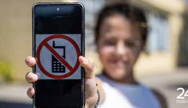 Coreia do Sul proíbe uso de telemóveis nas salas de aula a partir de 2026 - Atualidade