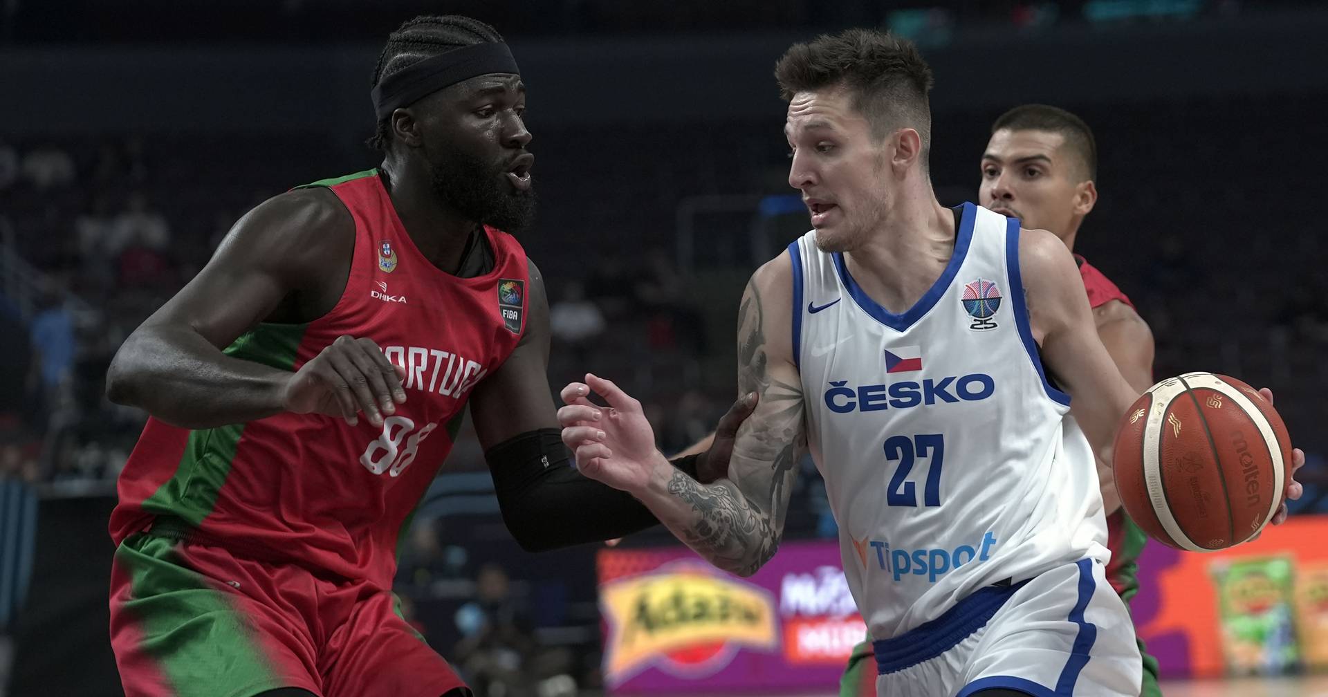 Neemias Queta aspirou e Portugal varreu a Chéquia no primeiro jogo do EuroBasket