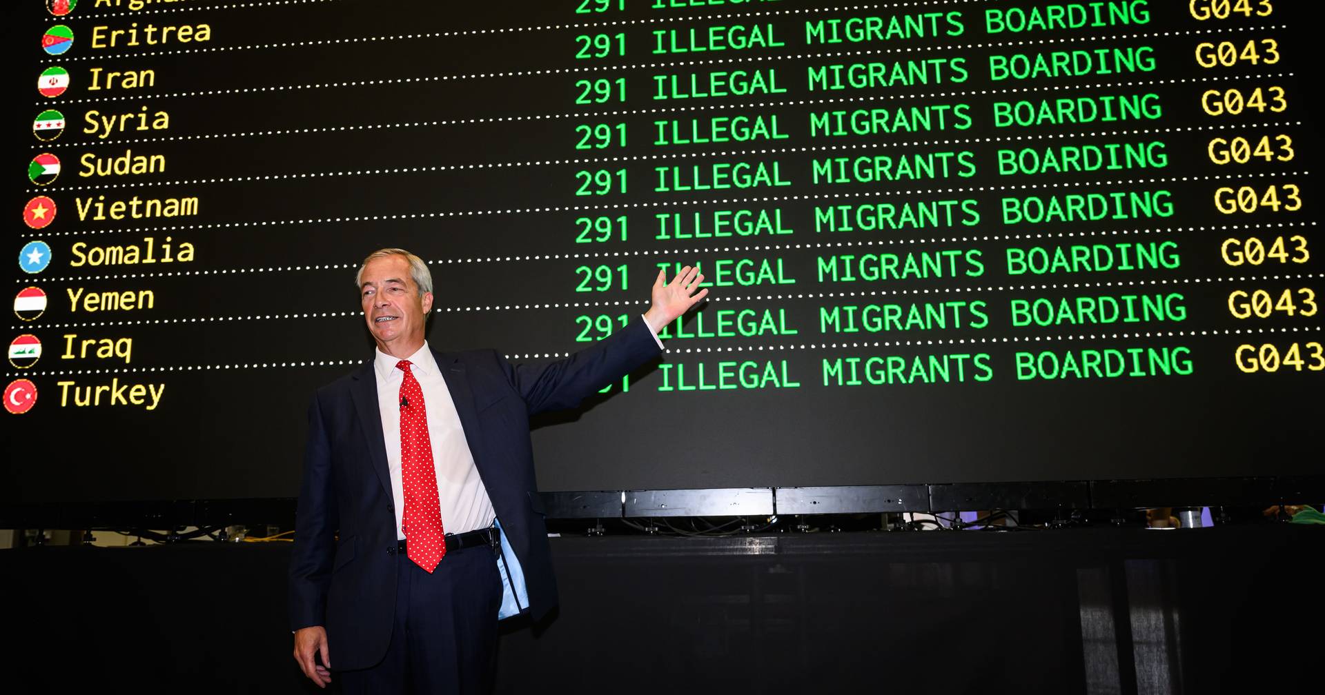 Farage promete deportações em massa se for eleito primeiro-ministro do Reino Unido