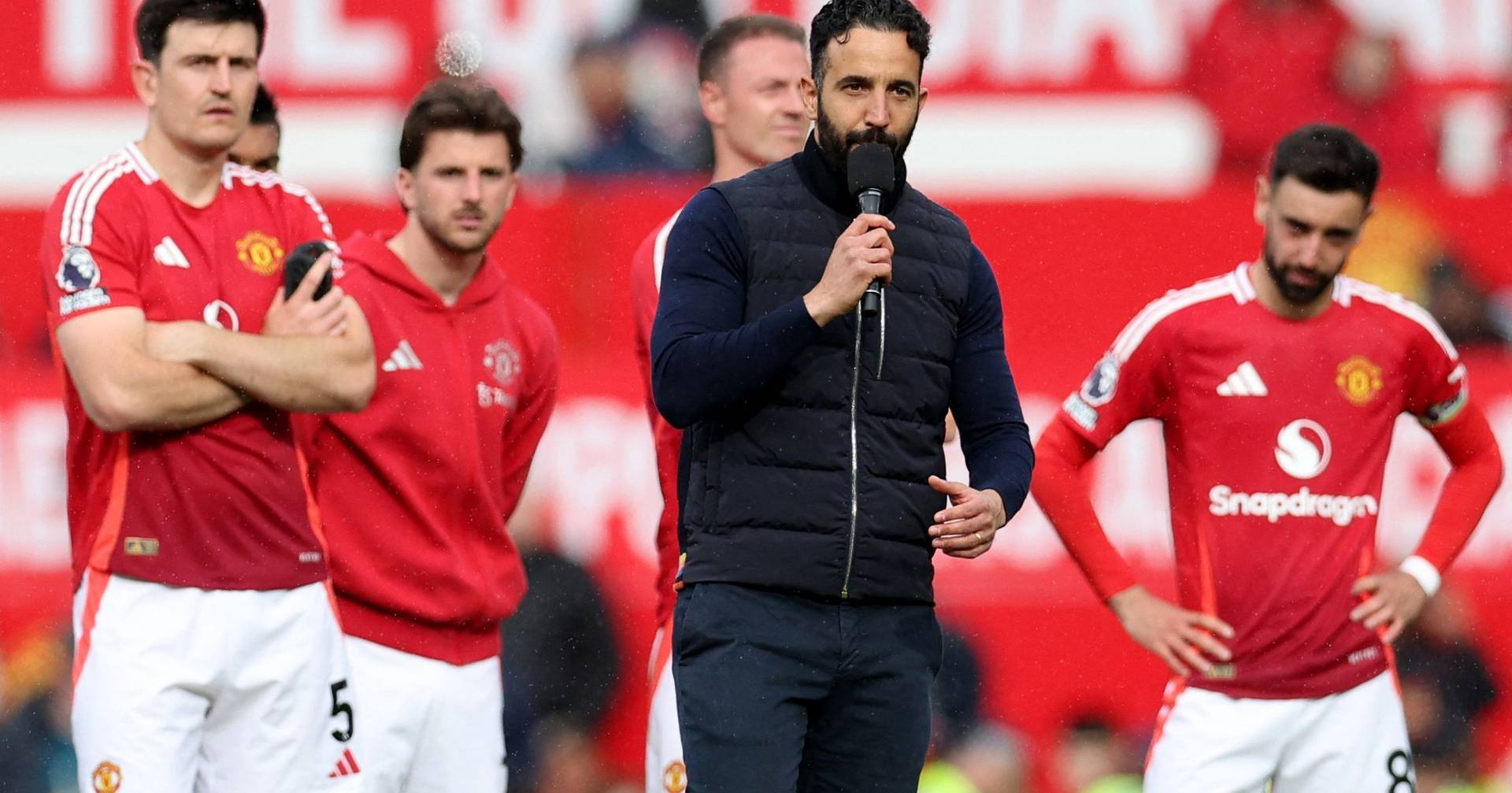 Após eliminação surpreendente, Amorim 'atira-se' aos jogadores do Manchester United