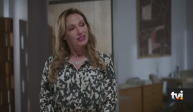 A Protegida: Clarice descobre segredo de Teresa. Ela é mãe de JD - Novelas