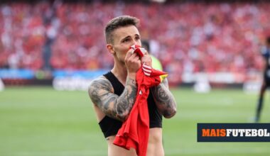 Grimaldo assinala reencontro com o Benfica: «De volta a casa»