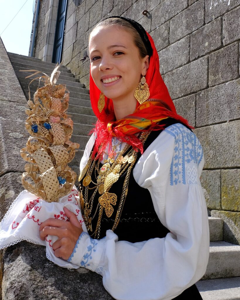 Viana: assim foi o desfile da mordomia na romaria d'agonia