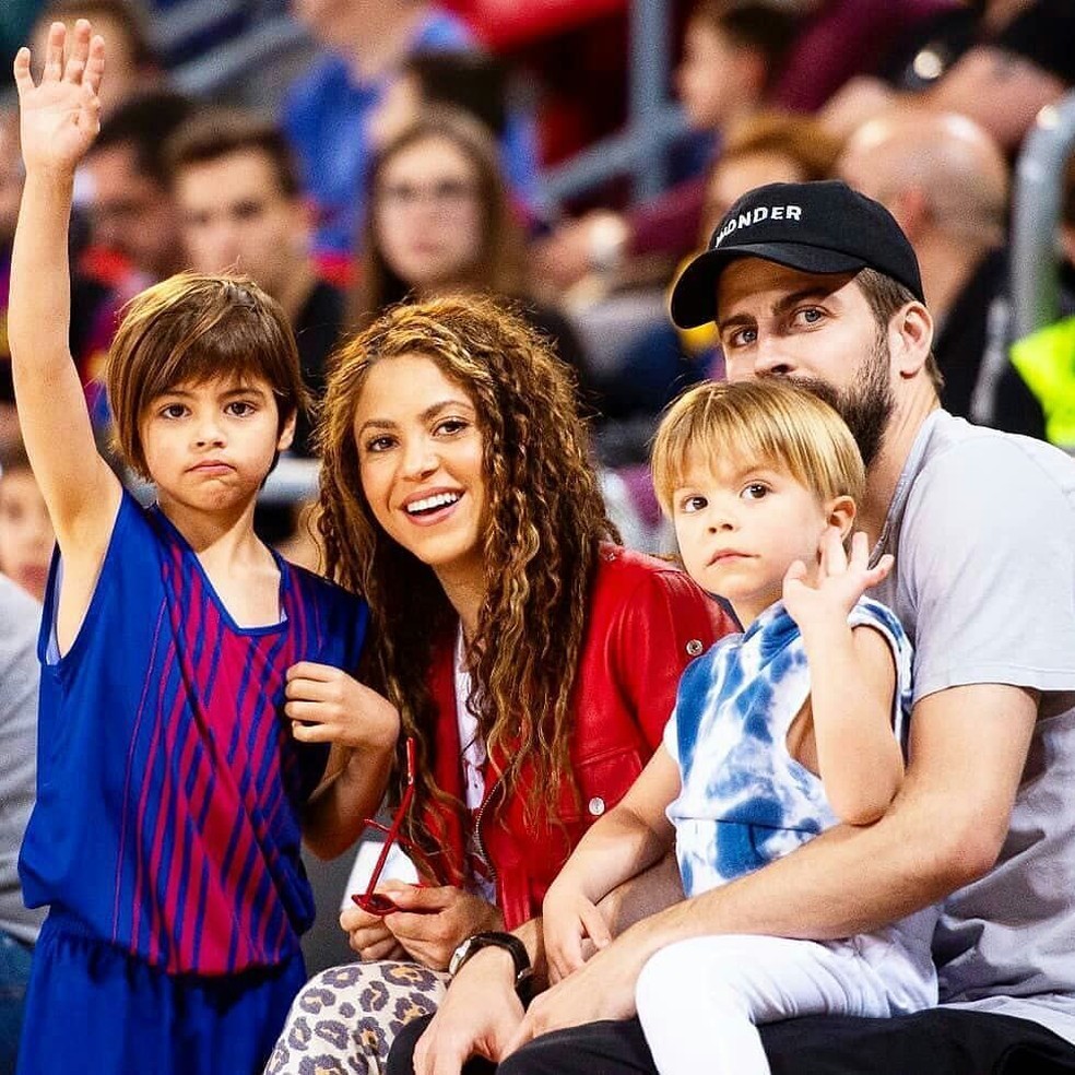 Shakira, Piqué, Milan e Sasha — Foto: Reprodução
