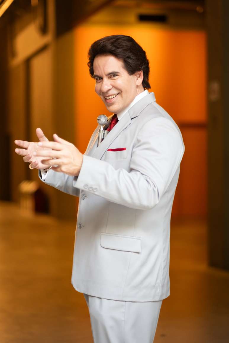 Leandro Hassum como Silvio Santos