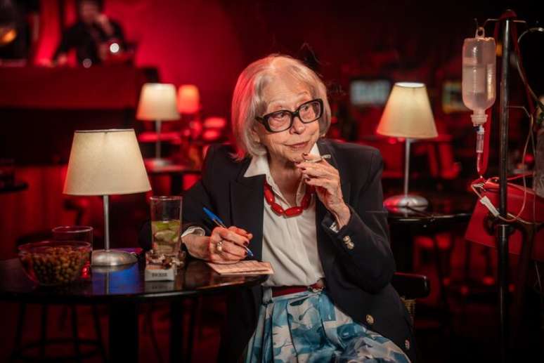Fernanda Montenegro como Dona Laura em ‘Emergência 53’