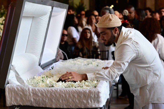 Cinzas de Preta Gil serão distribuídas e transformadas em diamantes, diz jornal