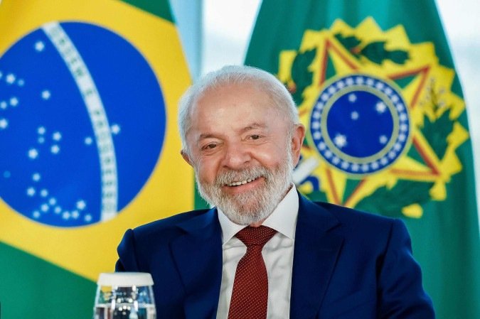 Lula assinou o documento durante cerimônia no Salão Nobre do Palácio do Planalto -  (crédito: Ricardo Stuckert/PR)
