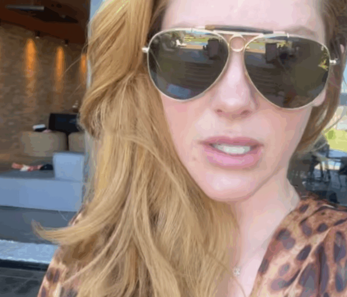 Bárbara Evans responde crítica por posar de biquíni após cirurgias plásticas | Celebridades