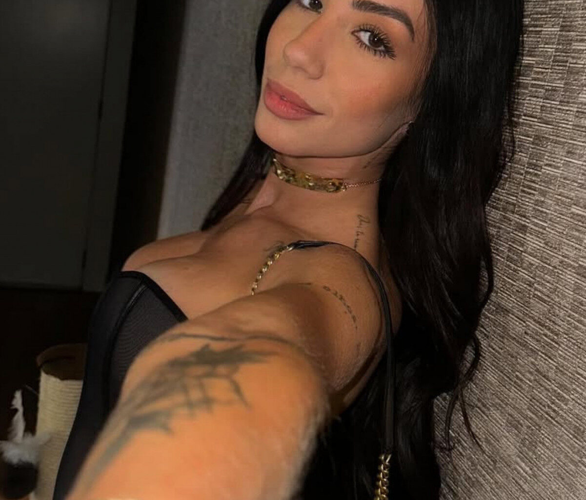 Maria Lina rebate críticas sobre aparência e dispara: 'Vou traumatizar de volta' | Celebridades
