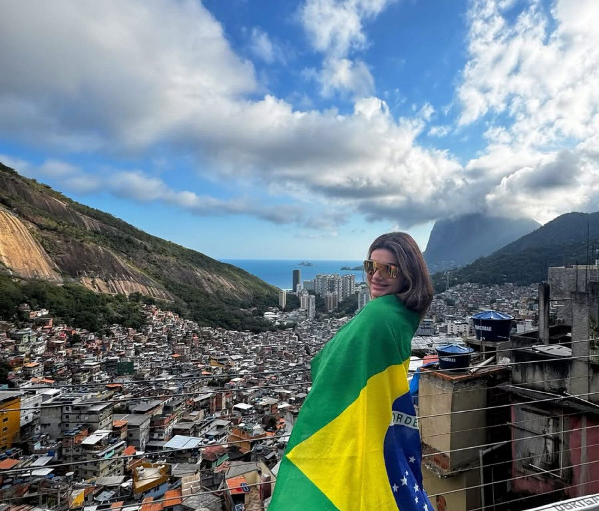 Kelly Key visita a Rocinha e relata experiência: 'Vida pulsa ali de um jeito único' | Celebridades