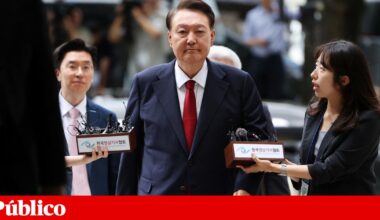Ex-Presidente da Coreia do Sul despe-se e deita-se no chão para não ser interrogado | Coreia do Sul