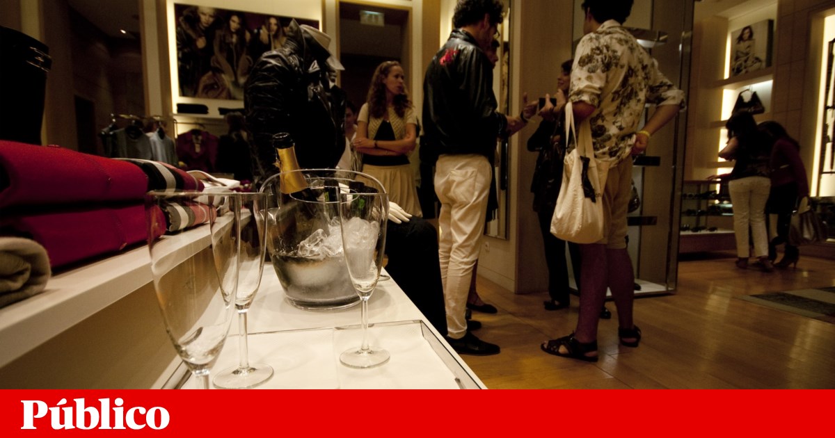 Enganava alarmes das lojas com papel de alumínio. Foi apanhado na Av. da Liberdade | Roubo