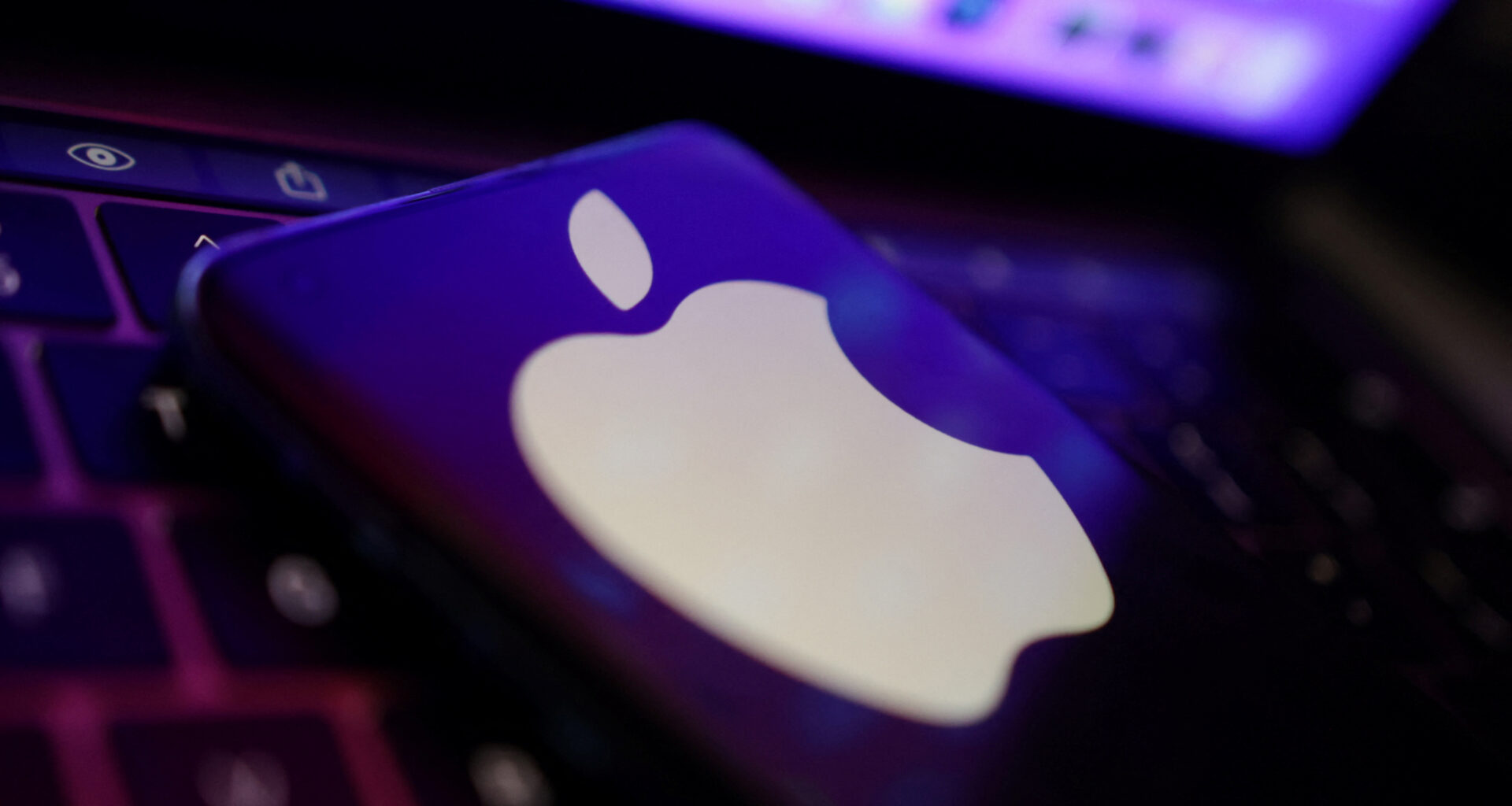 Apple está pronta para abrir sua carteira para recuperar atraso em IA, diz CEO