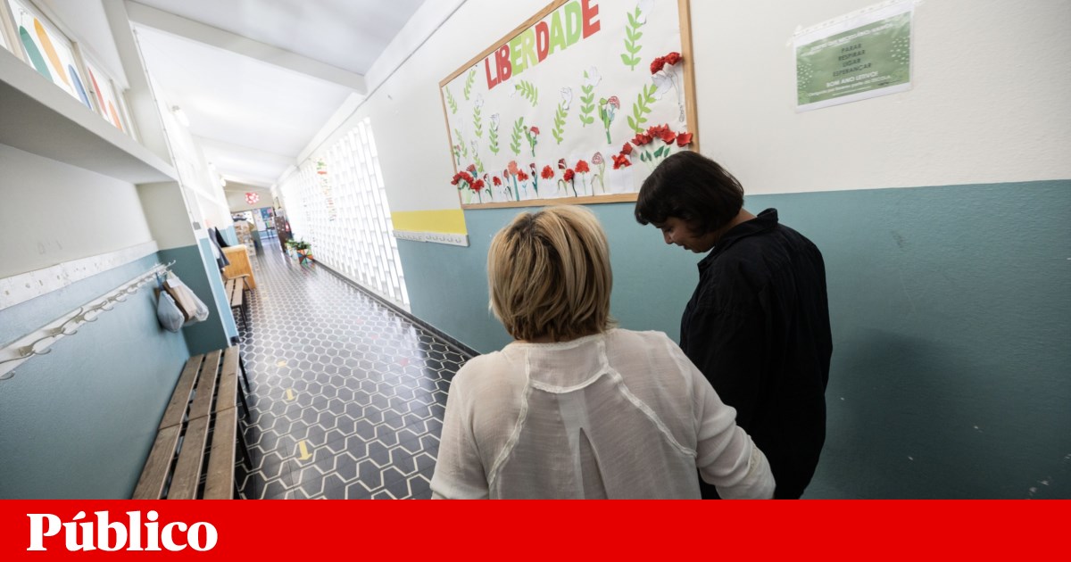 Professores: problemas com mudanças de escola e vagas por ocupar | Educação