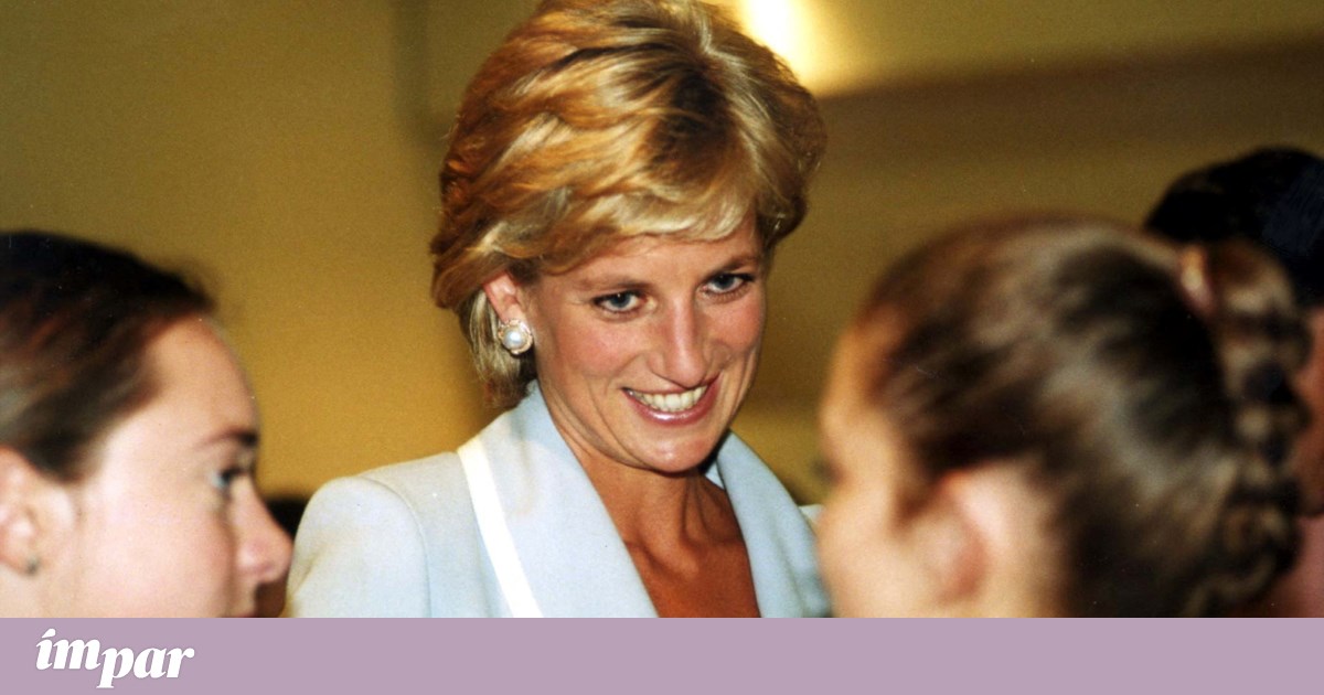 Cápsula do tempo enterrada pela princesa Diana descoberta em Londres | Família Real Britânica