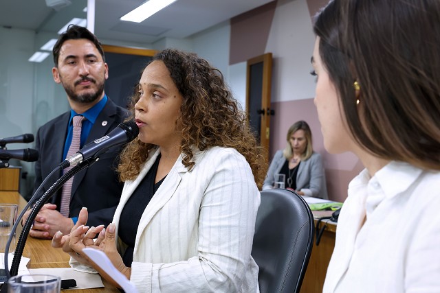 Avança PL sobre fornecimento de próteses de aréolas para mulheres que retiraram as mamas