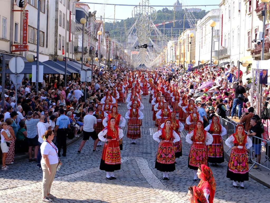 Viana: assim foi o desfile da mordomia na romaria d'agonia