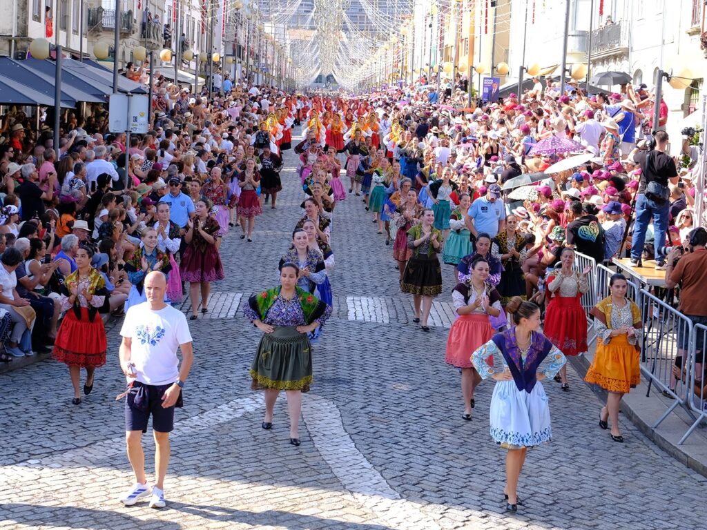 Viana: assim foi o desfile da mordomia na romaria d'agonia