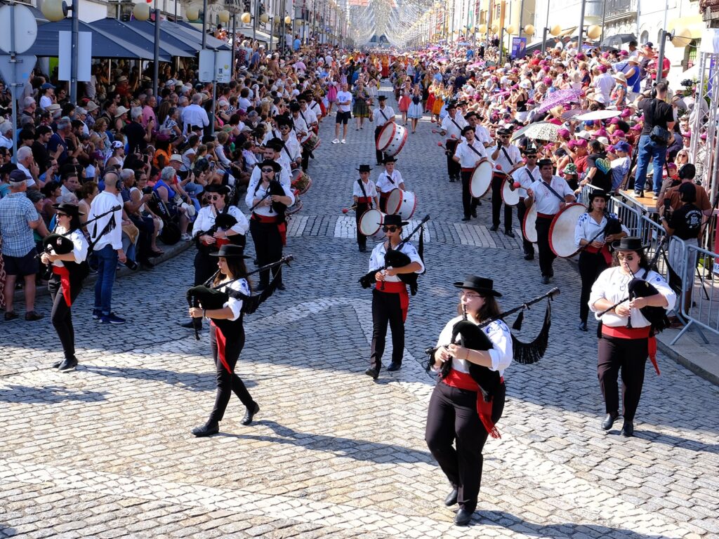 Viana: assim foi o desfile da mordomia na romaria d'agonia