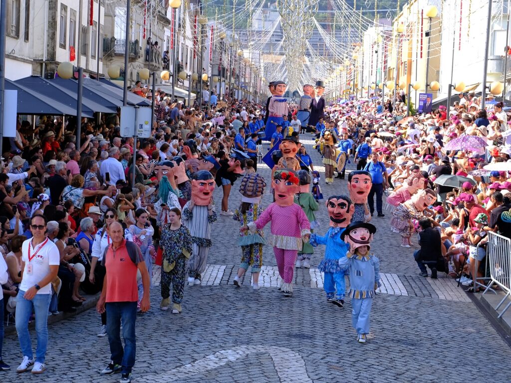 Viana: assim foi o desfile da mordomia na romaria d'agonia