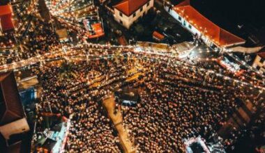 Mar de gente em São Vicente